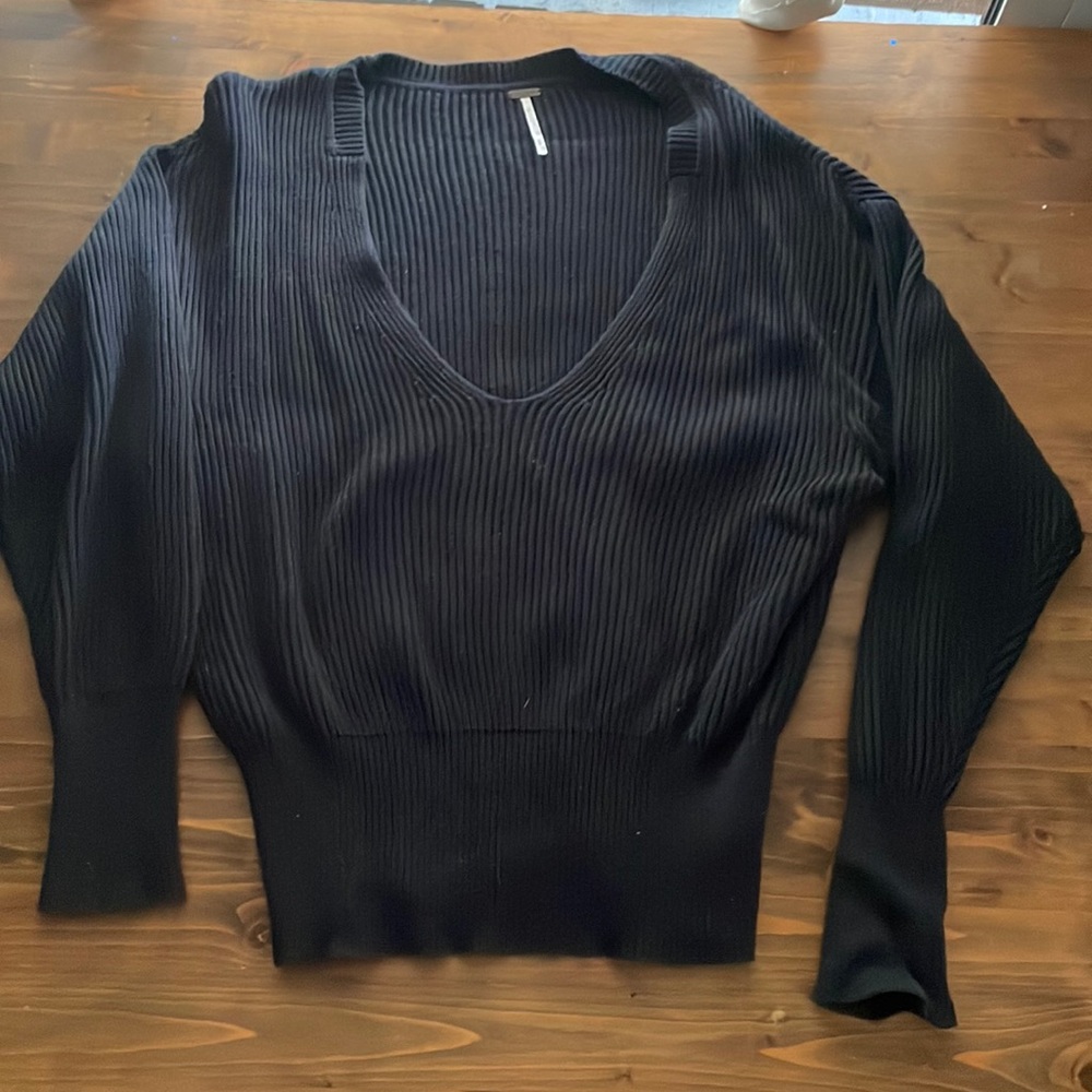 Free people sweater M